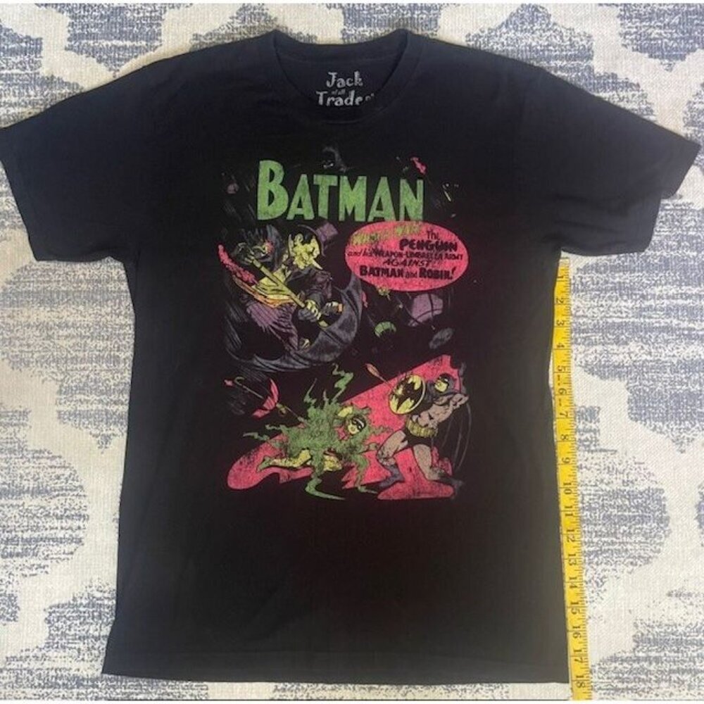 DC Comics Batman T-Shirt Men’s Medium Jack of All Trades Graphic Tee